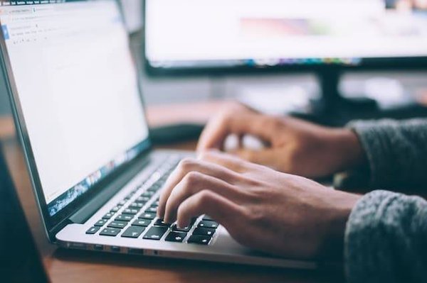 Quels sont les outils et les plateformes pour gérer sa communication digitale ?
